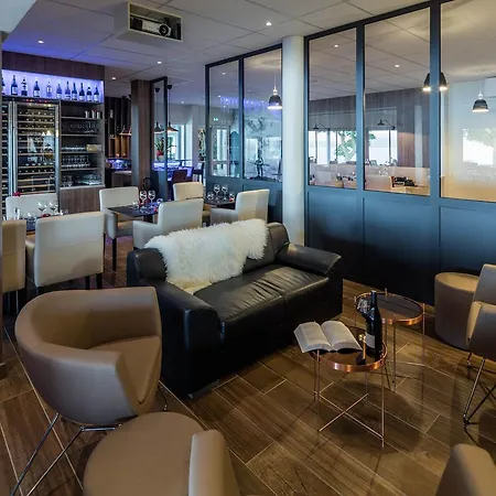 Les Terrasses Du 3* 랑고뉴